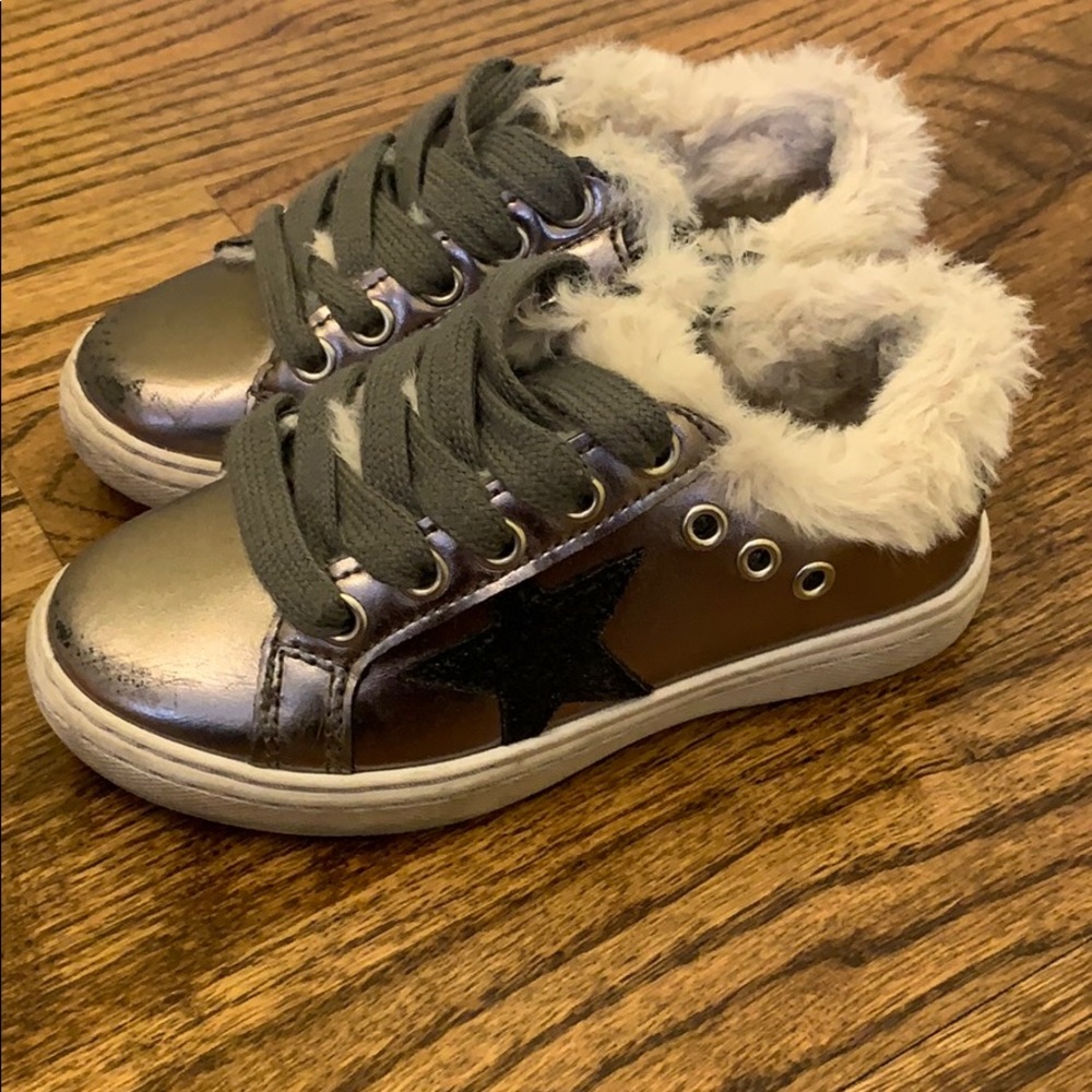 HOO toddler sneakers